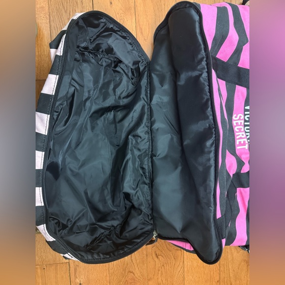 Victoria’s Secret Expandable Weekender Duffle Bag NWT - Picture 4 of 5